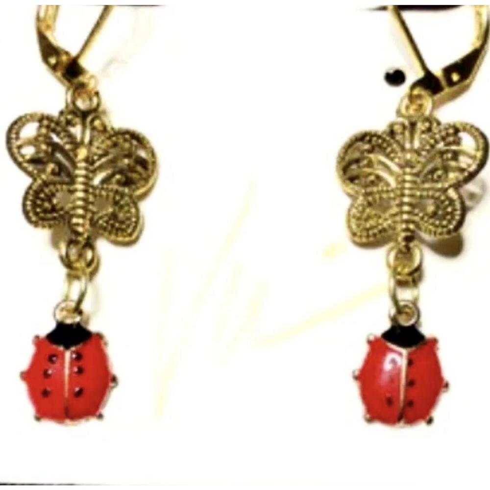 O77 Lady In Red Earrings